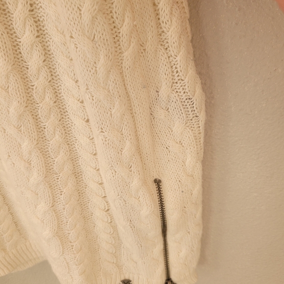 American Eagle Outfitters Lightweight Sweater Cream Color Size Medium - Picture 2 of 5